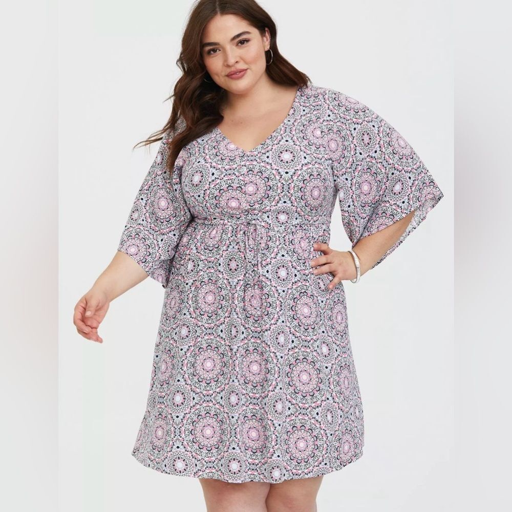 Torrid size 2  Pink and White Medallion V‑Neck dress